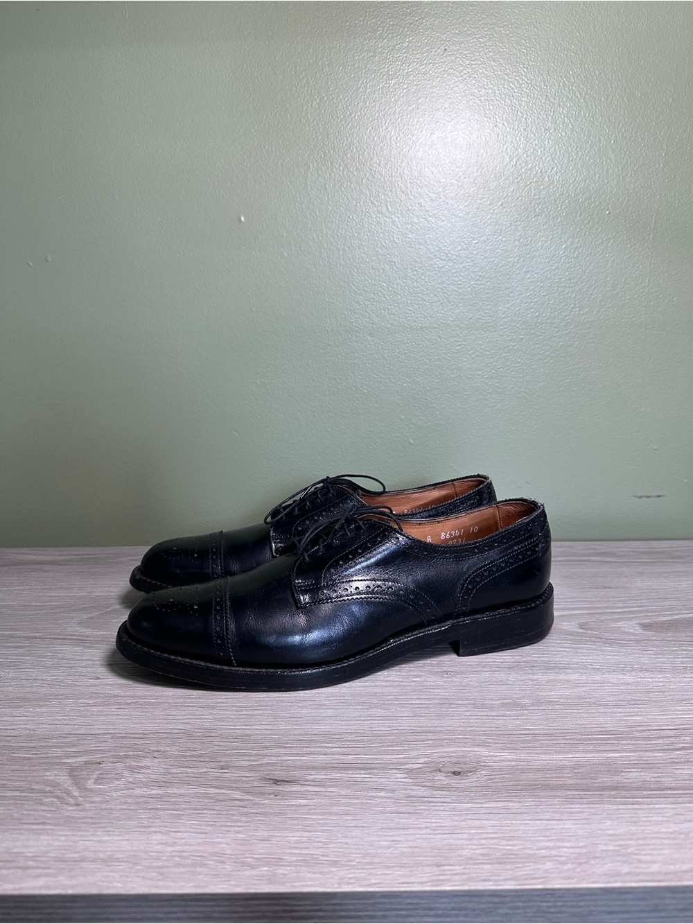 Allen Edmonds Lexington Men’s 10.5 A Black Leather Cap Toe Brogue Oxford USA